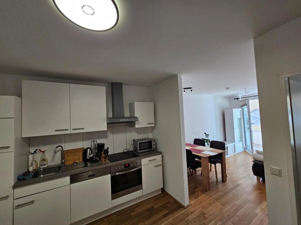 Stylish Apartment In Innsbruck + 1 Parking Spot Exterior photo