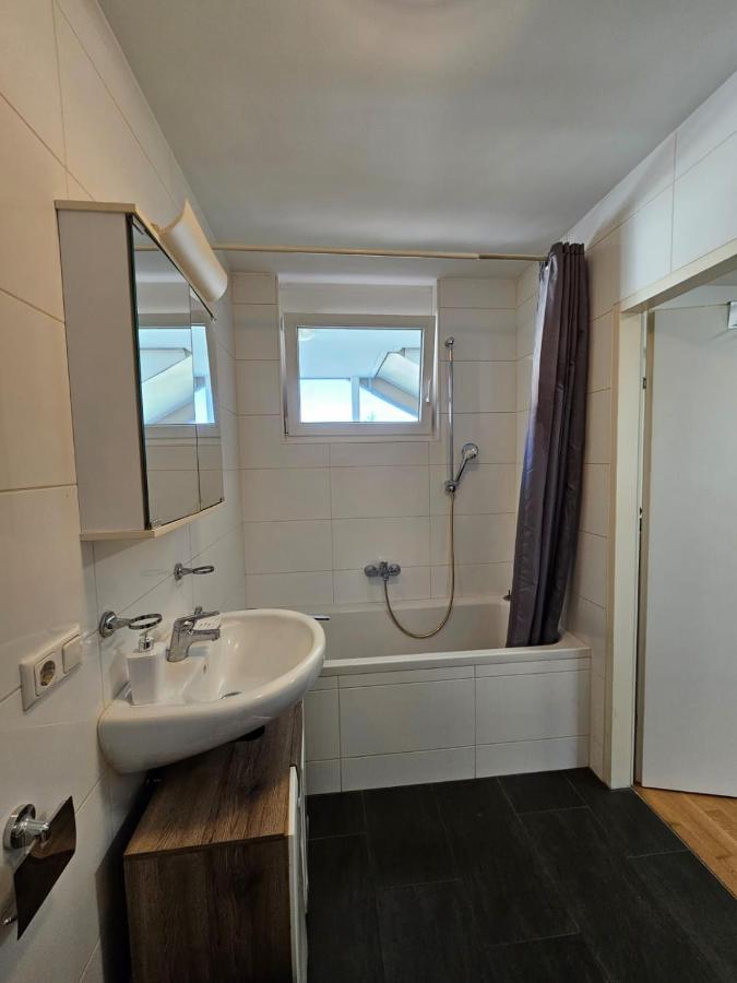 Stylish Apartment In Innsbruck + 1 Parking Spot Exterior photo